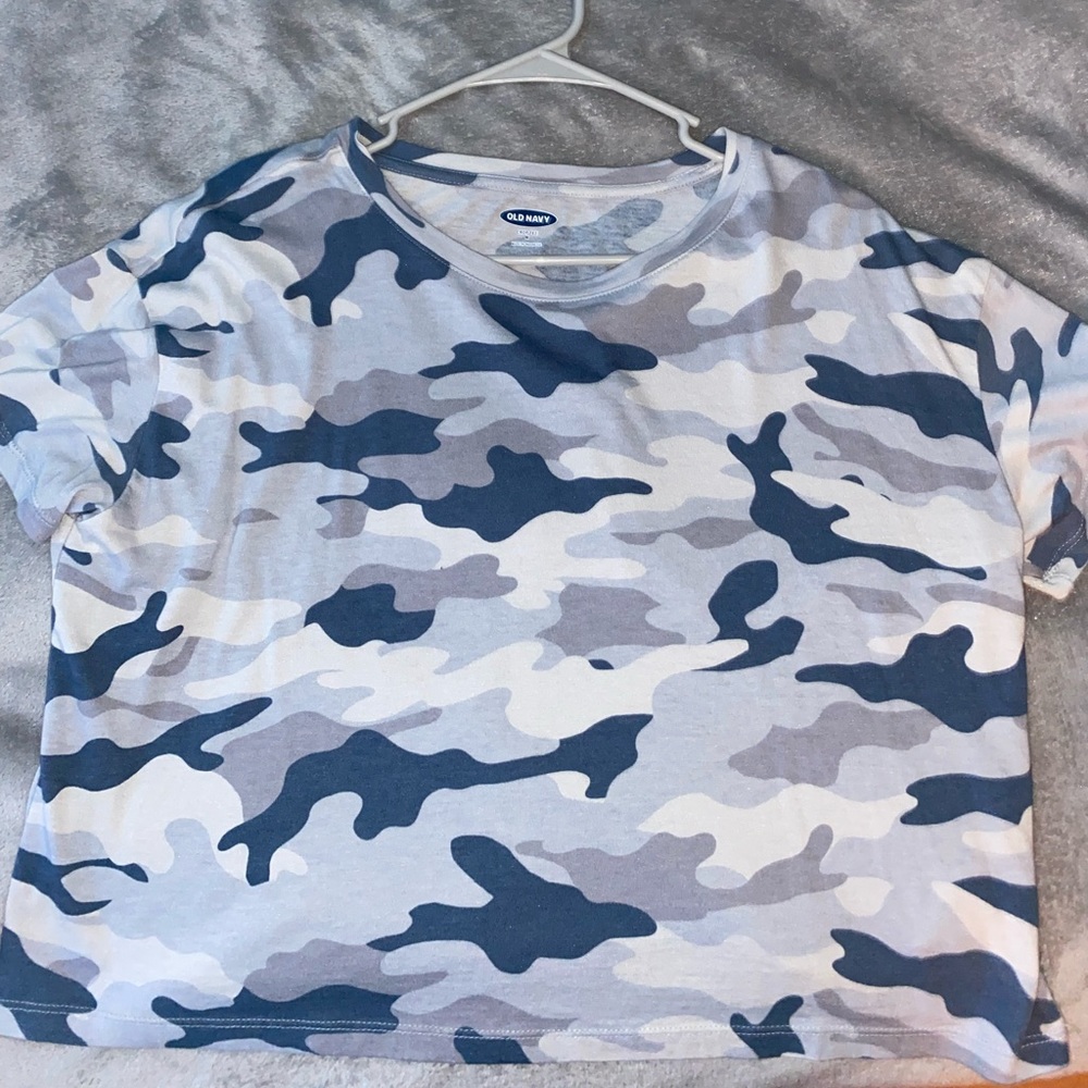short sleeve shirt